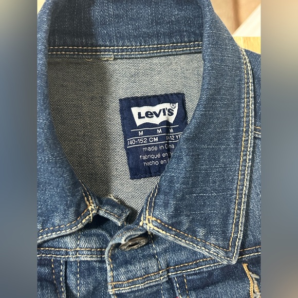 Girls Levi's Blue Denim Vest With Four Pockets Size Medium - Picture 4 of 4